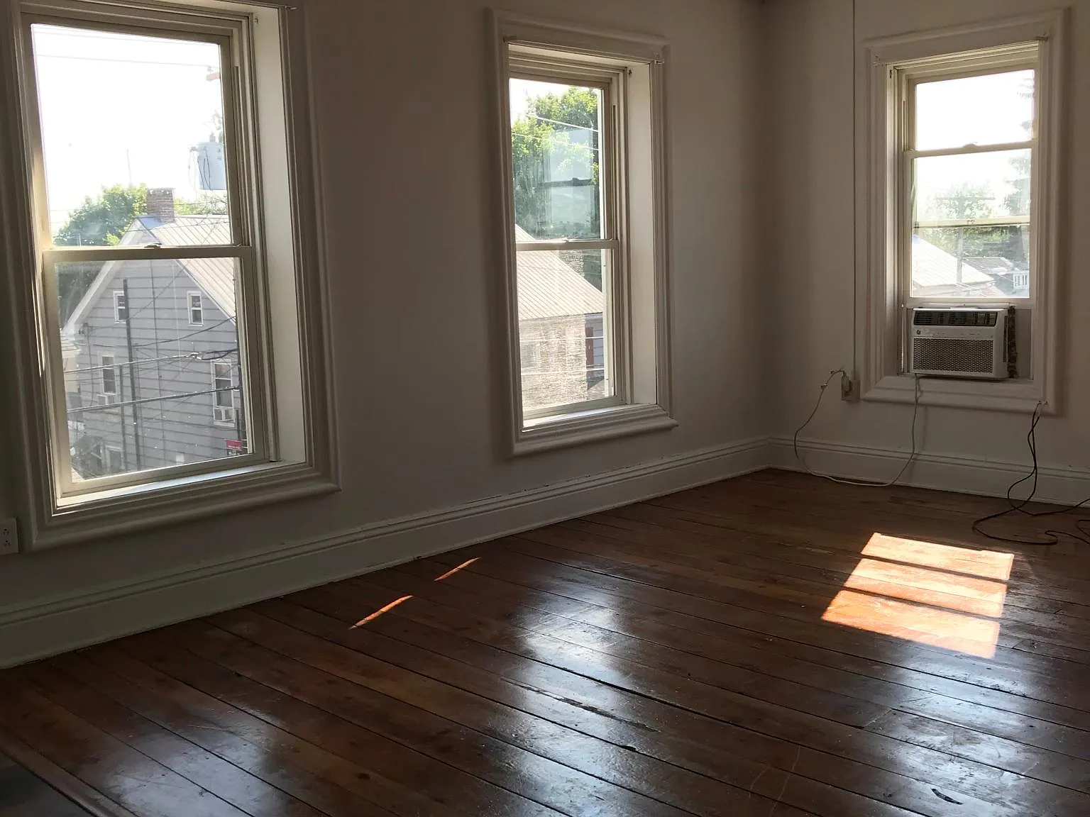 1 bed, 900 sqft, $1,000 — Photo 1