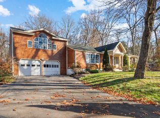 10 Musket Trl, Bloomfield, CT 06002