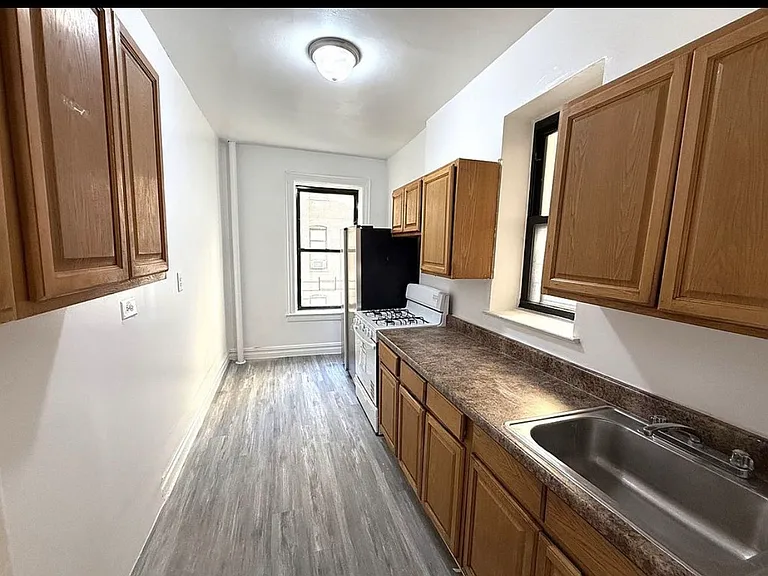 1401 W 4th St #1 — Photo 7