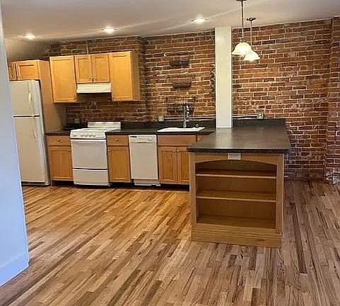 2nd image of 3 Columbia St Floor 3