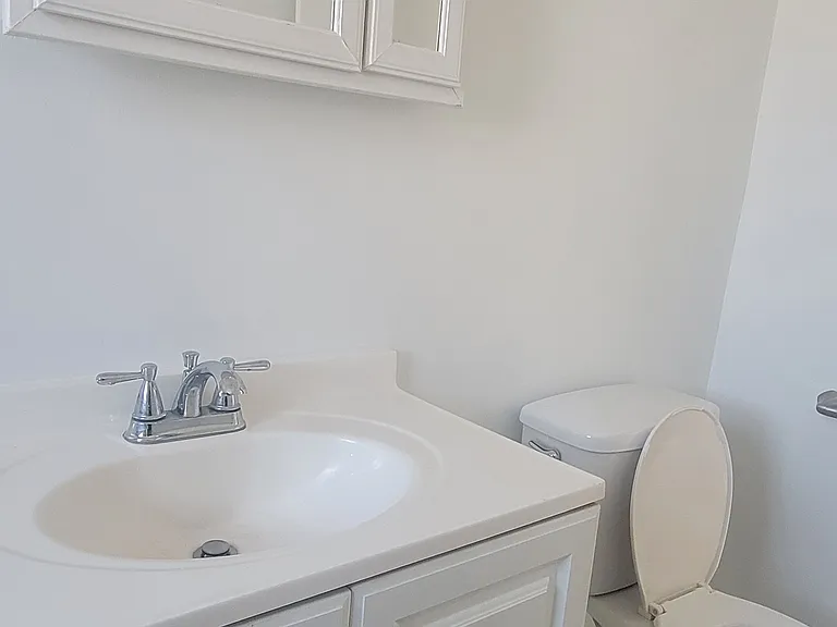 135 Davenport Ave #B — Photo 5