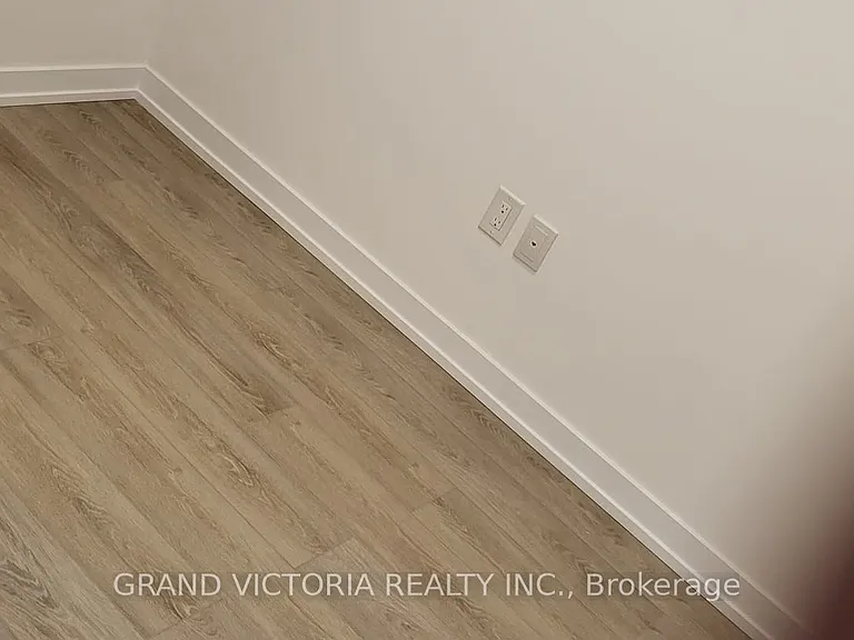 450 Dundas St E #424 — Photo 10