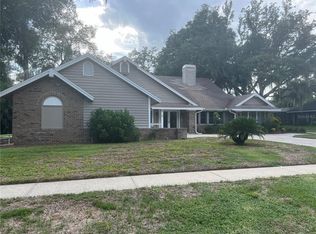 142 Barrington Dr, Brandon, FL 33511