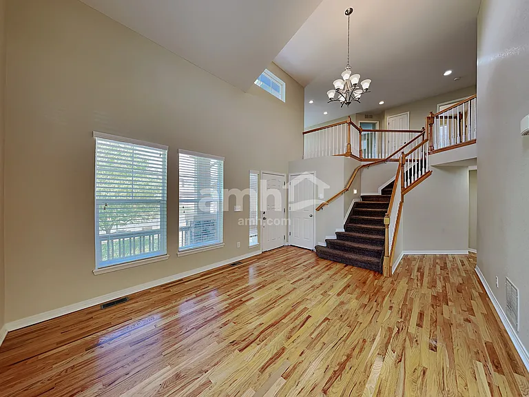 25568 E Glasgow Pl — Photo 10