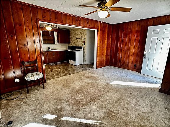 4th image of 107 Dillon St