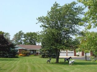 5N762 Meredith Rd, Maple Park, IL 60151