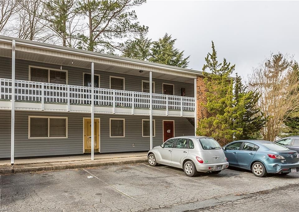 1st image of 2890 Carriage Dr APT L
