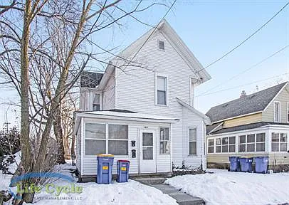 160 Carrier St NE #2