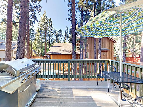 Deck with Grill. - 2nd floor