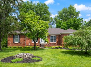 2205 Bell Tavern Ct, Indian Hills, KY 40207