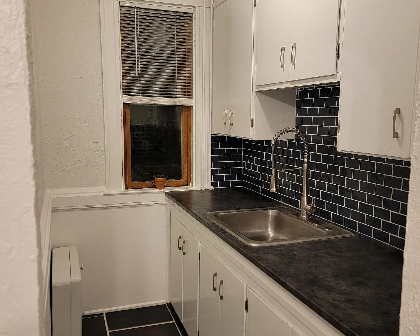 3 bed, 1200 sqft, $2,200 — Photo 2