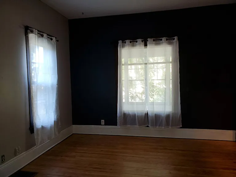 2411 Polk St NE #1 — Photo 4