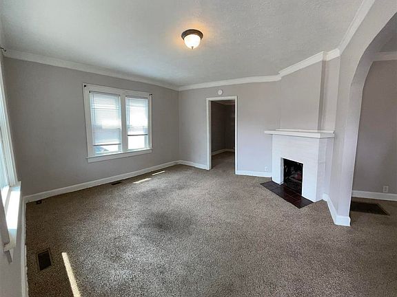 3rd image of 2806 College Ave