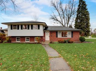 547 W Park Pl, Addison, IL 60101
