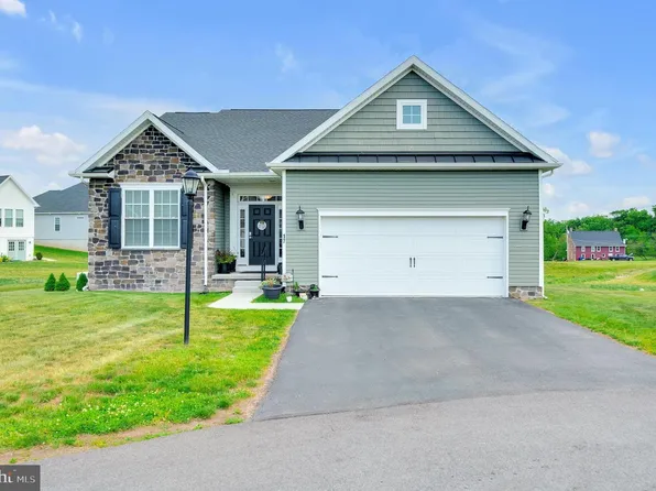 17 Pintail Ct, Gettysburg, PA 17325