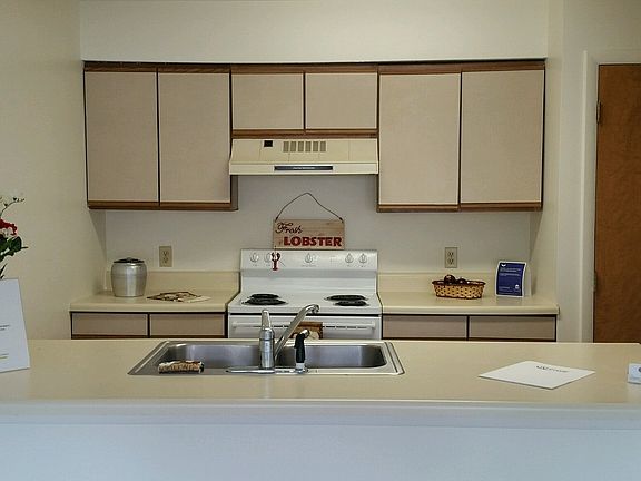 3rd image of 311 N Lake Pine Dr APT B