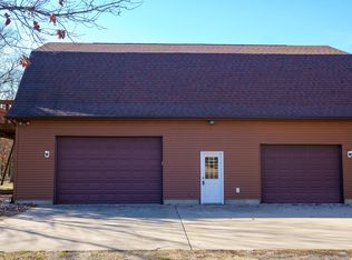 6654 Risner Dr, Plainwell, MI 49080