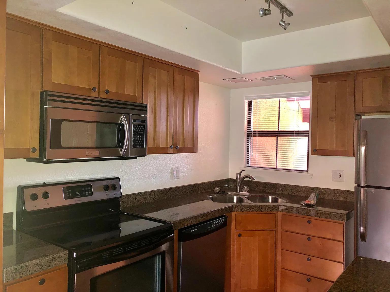 1 bed, 775 sqft, $1,450 — Photo 1
