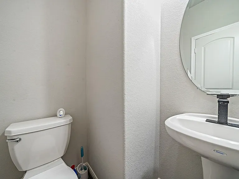 13826 Andover Park Dr — Photo 17