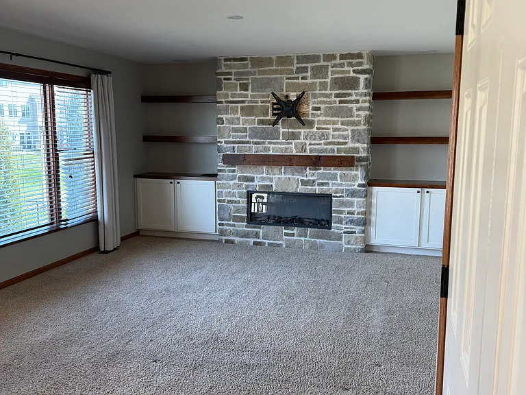 511 NW Benjamin Ct — Photo 9
