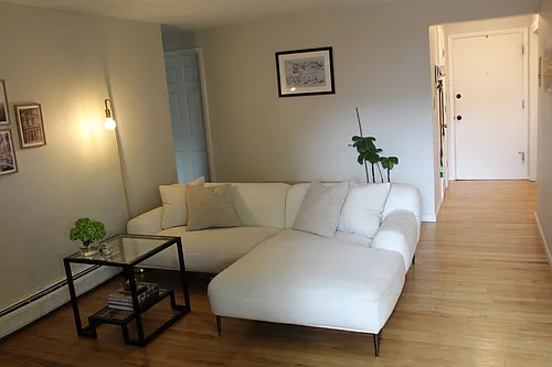 1270 N Marion St #401 Photo 1