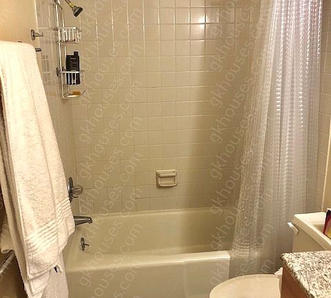 3rd image of 767 Poplar Ave