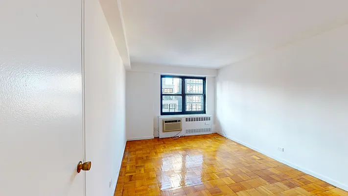 Rented by Bond New York | media 15