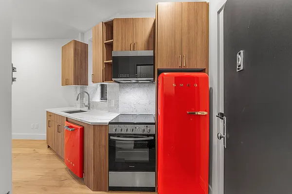 190 Sixth Avenue #RS