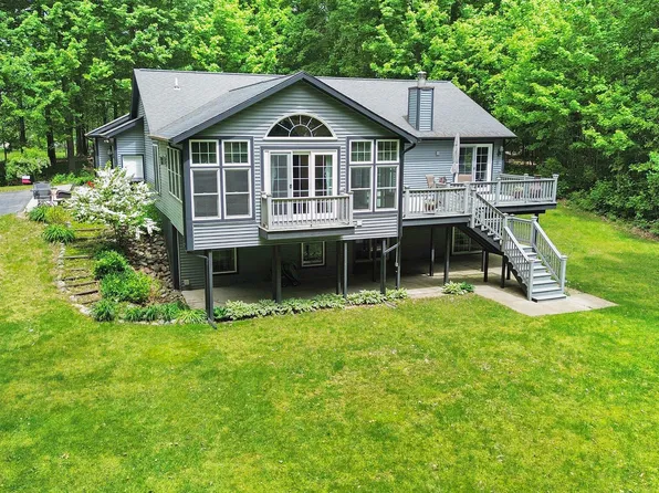 6324 Orchard Trl, Fennville, MI 49408