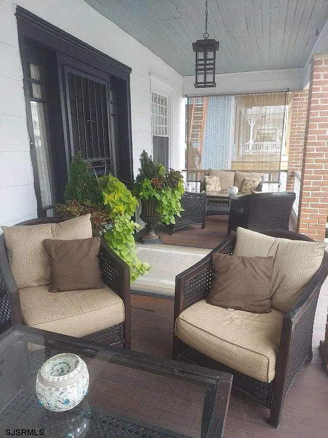 7 bed, 3.0 bath, $16,000 — Photo 3