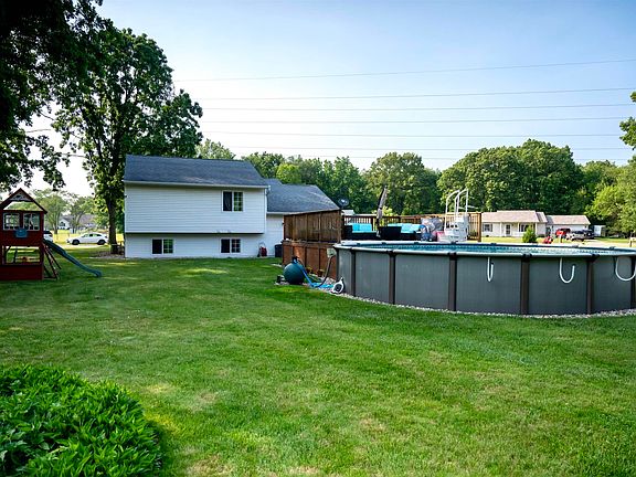 3rd image of 27222 Country Lake Ln