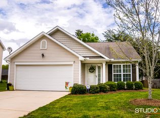 707 Hawthorn Ridge Dr, Whitsett, NC 27377