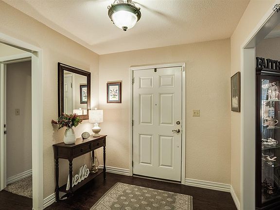 5th image of 1209 Danberry St