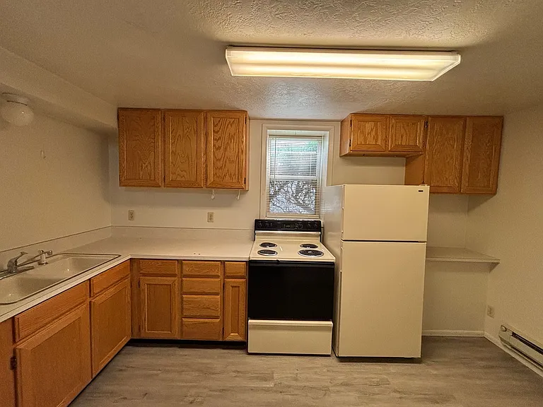 618 W Clark St — Photo 5