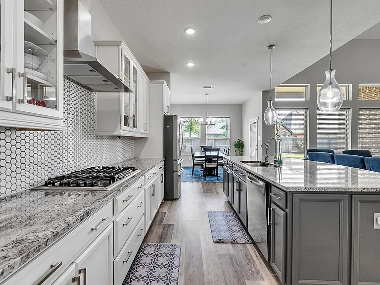 32212 Highwood Green Ln — Photo 10