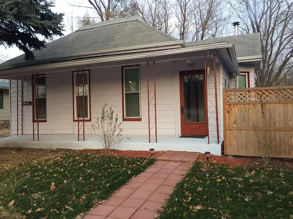 807 S 6th St, Fairfield, IA 52556