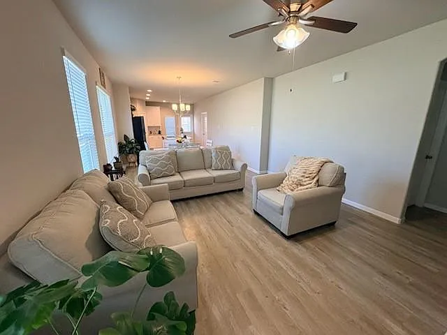 341 Emerald Thicket Ln — Photo 4