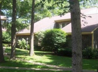 18 Round House Rd, Buzzards Bay, MA 02532