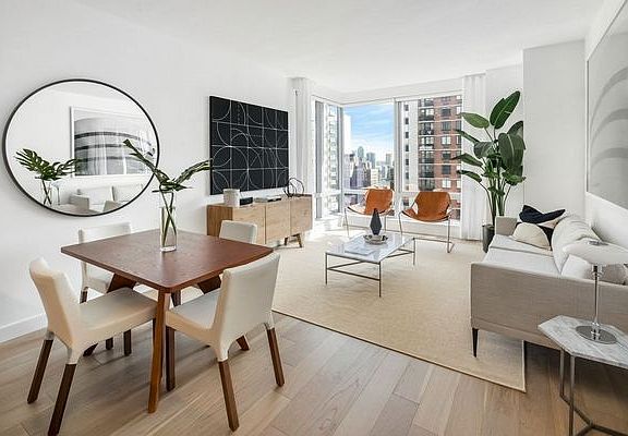 3rd image of 225 E 39th St #35J