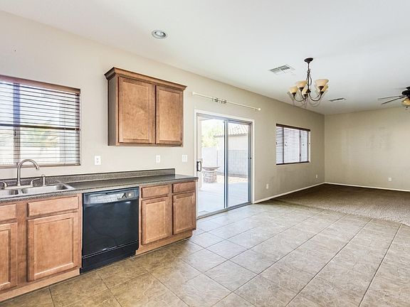 5th image of 41485 N Lilac St