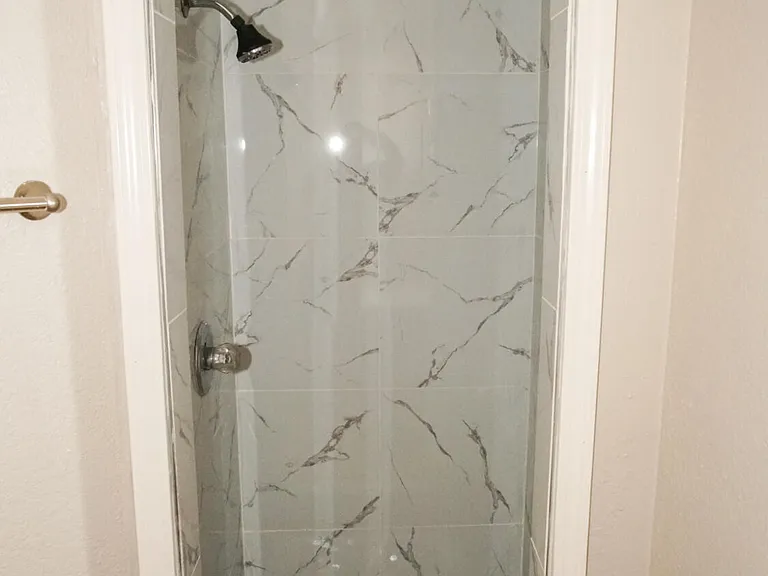216 S Schutz Dr #10 — Photo 9