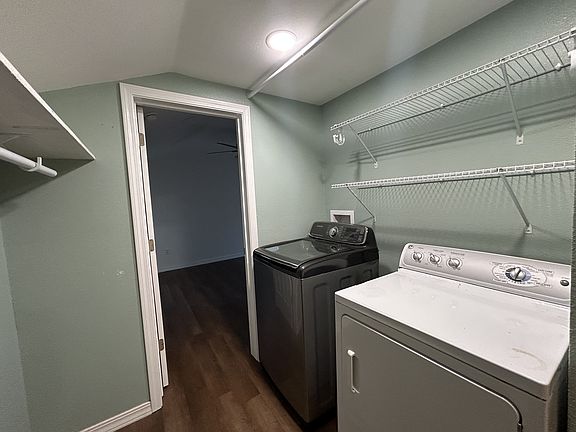 4th image of 21922 Branson Rd