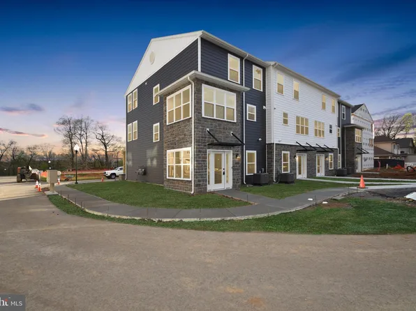 157 High Pointe Dr #18, Hummelstown, PA 17036