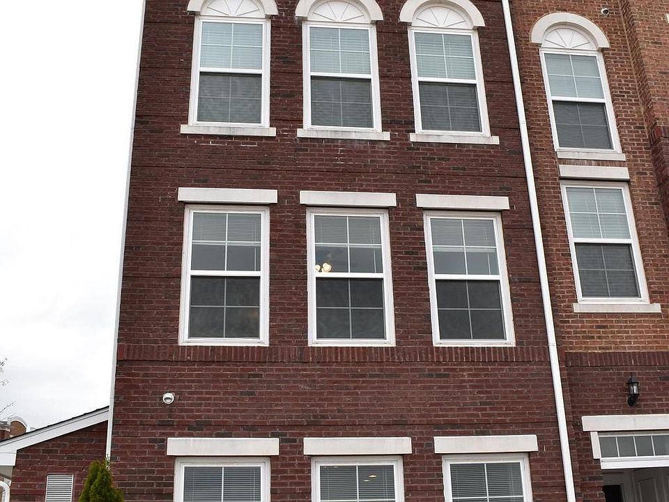 1st image of 2955 Finsbury Pl #95