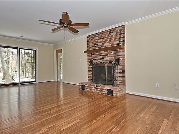 3rd image of 10422 Deerfoot Dr
