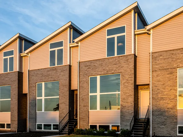 2916 S Hillock St, Chicago, IL 60608