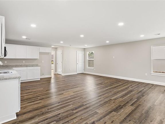4th image of 2527 Piety St
