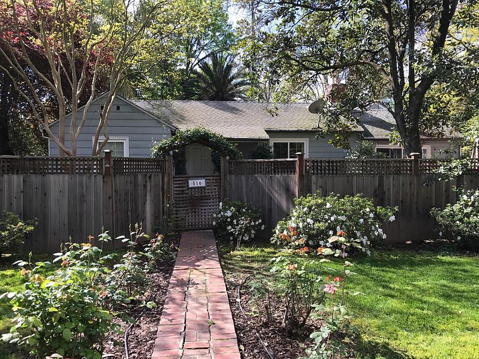 Cottage is located behind the main house.