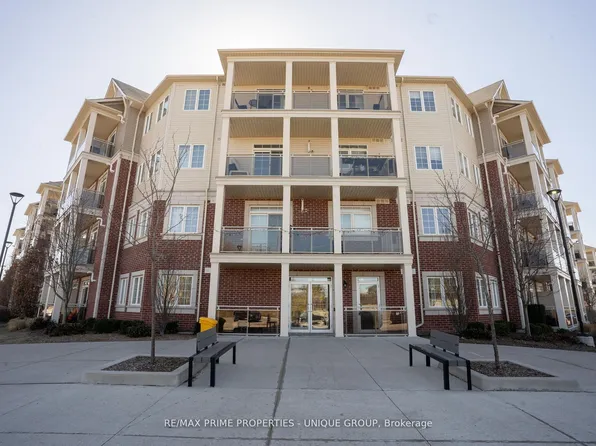 80 Aspen Springs Dr #315, Clarington, ON L1C 0V4