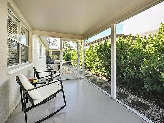 5th image of 807 106th Ave N #B